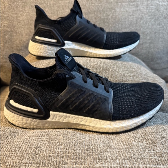 Adidas UltraBOOST 19 Black and White Sneakers Size 9.5 - Picture 1 of 8